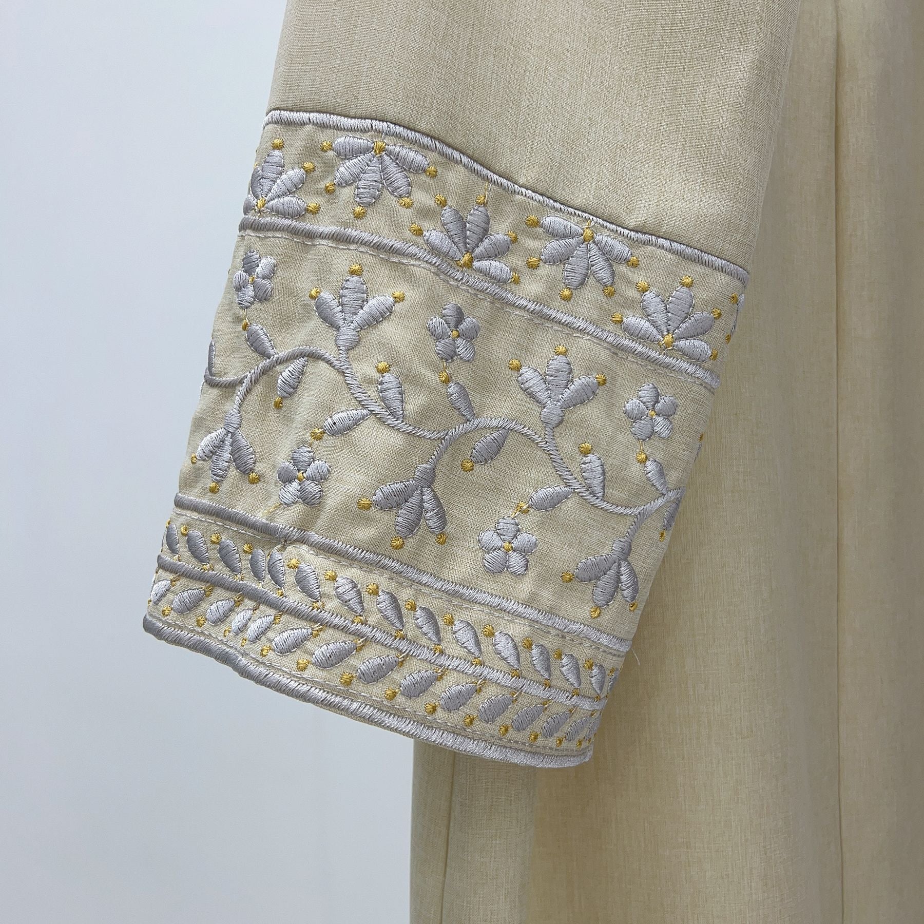 Abaya Moutaraza